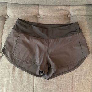 Lululemon 2.5” Speed Up Shorts